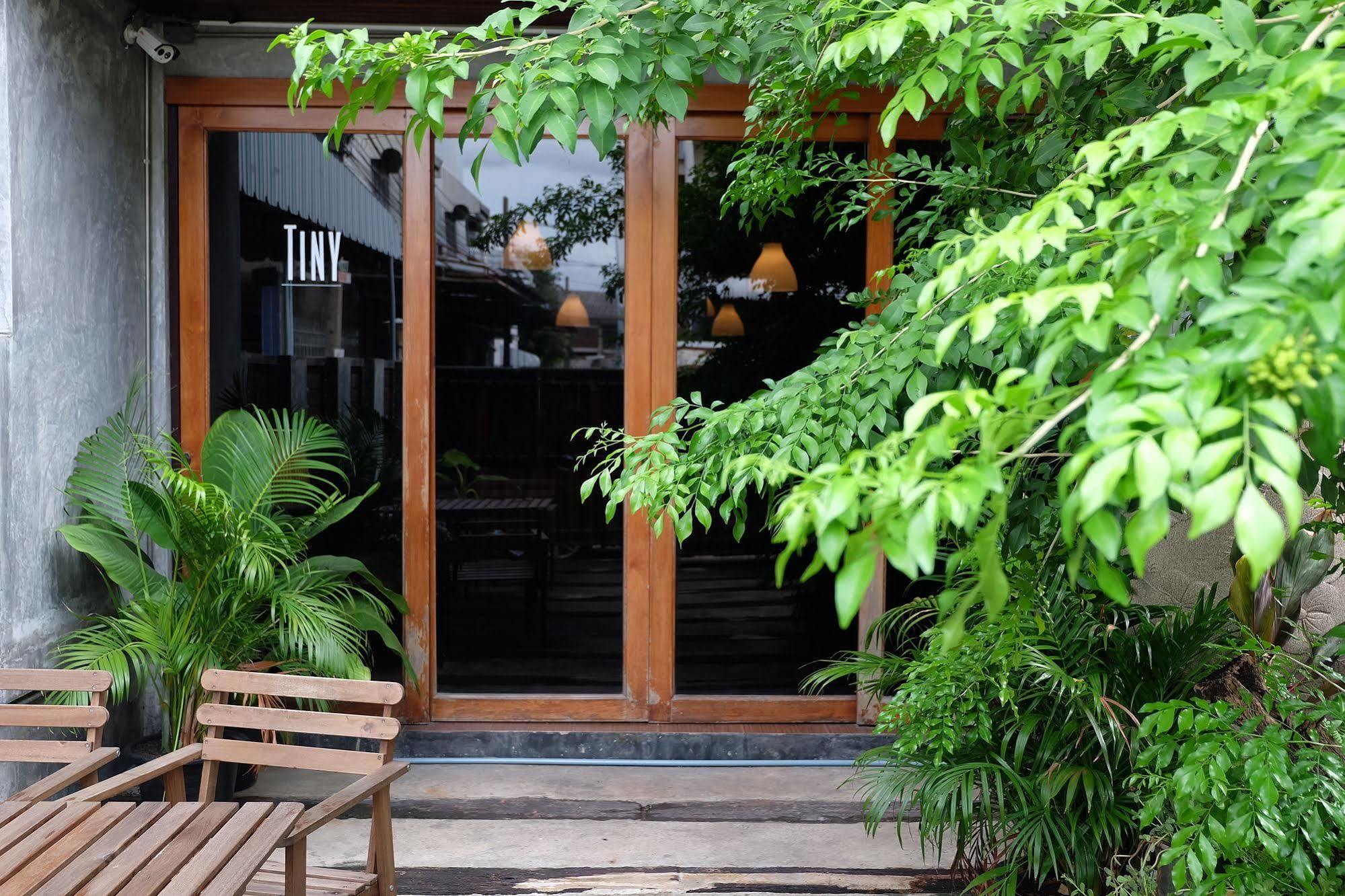 Tiny Hostel Bangkok Esterno foto